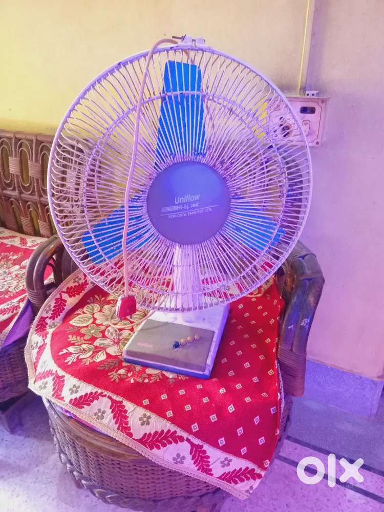 5 years old Table fan in running condition