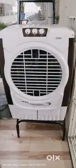 Cooler with Stand