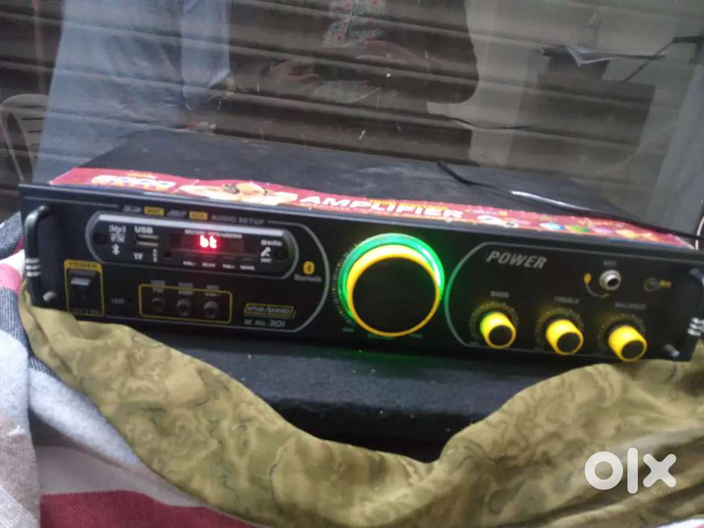 200 watt amplifier new condition