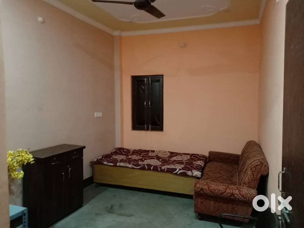 Room and Bed in Girls Only