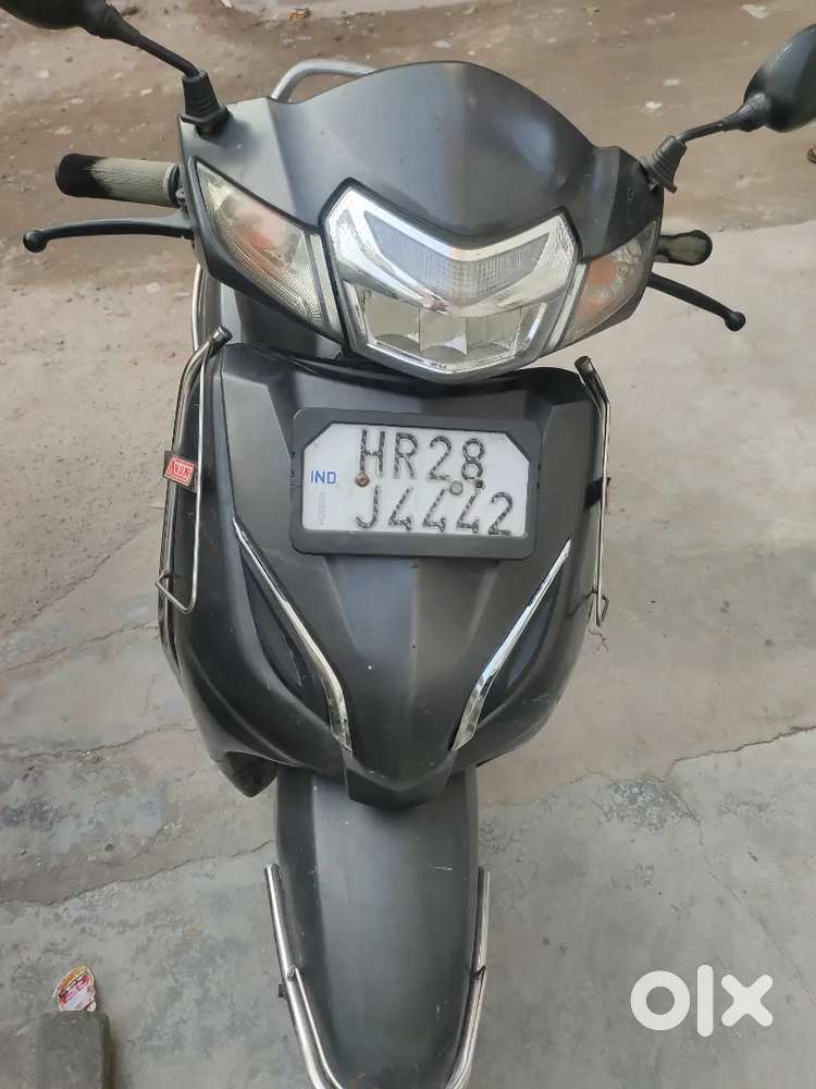 Honda Activa for sell with all documents uptodate, RC, Insurance & pol