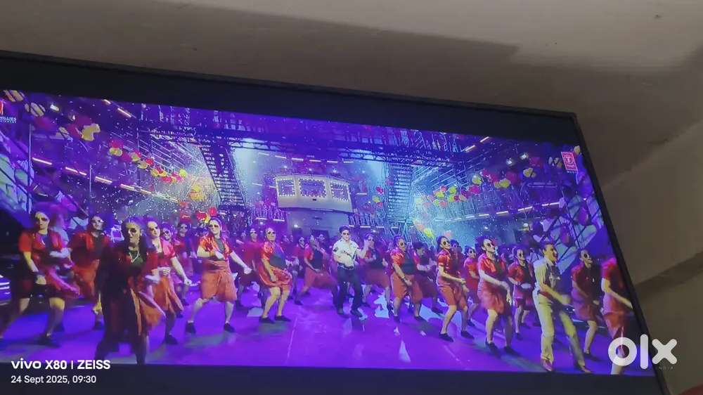 43inch vu tv jst ₹4500 sound bar free