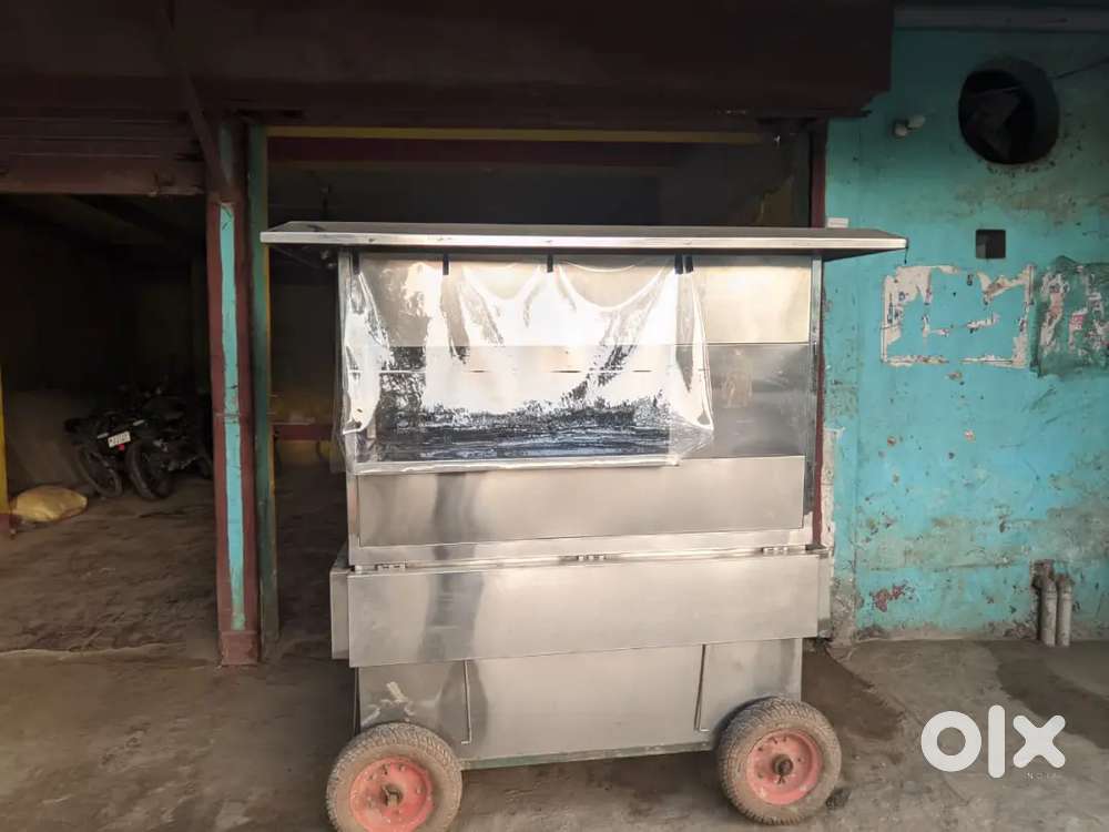 A pure steel vehicle  type Fast food stalll for sell