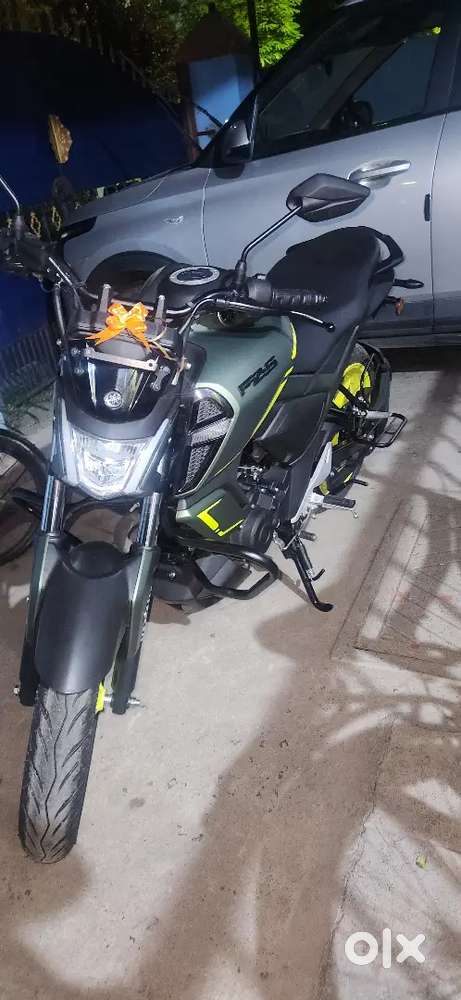 Yamaha FZ V4 2015 up for sale