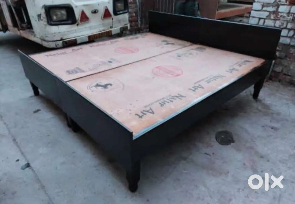 New double bed in sec-45.