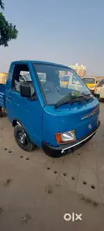 New Saathi Vehicle leyland showroom