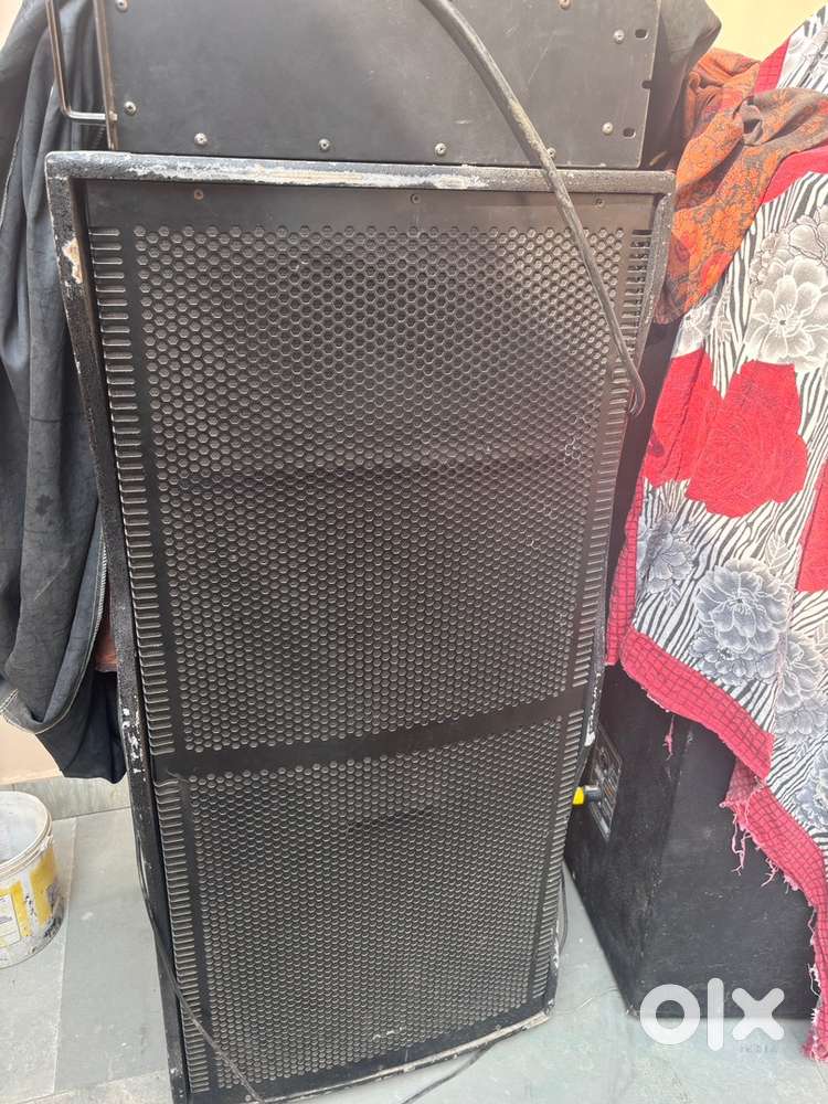 2 dj top with amp mixer nd lights