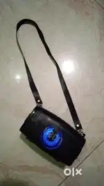 Ubon bluetooth with handle speaker.