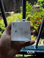Apple Earpods ( USB - C )