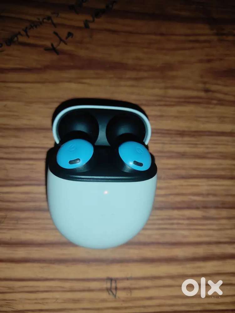 Pixel ear buds
