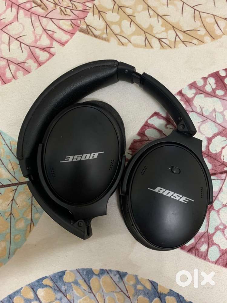 QuietComfort 45 headphones