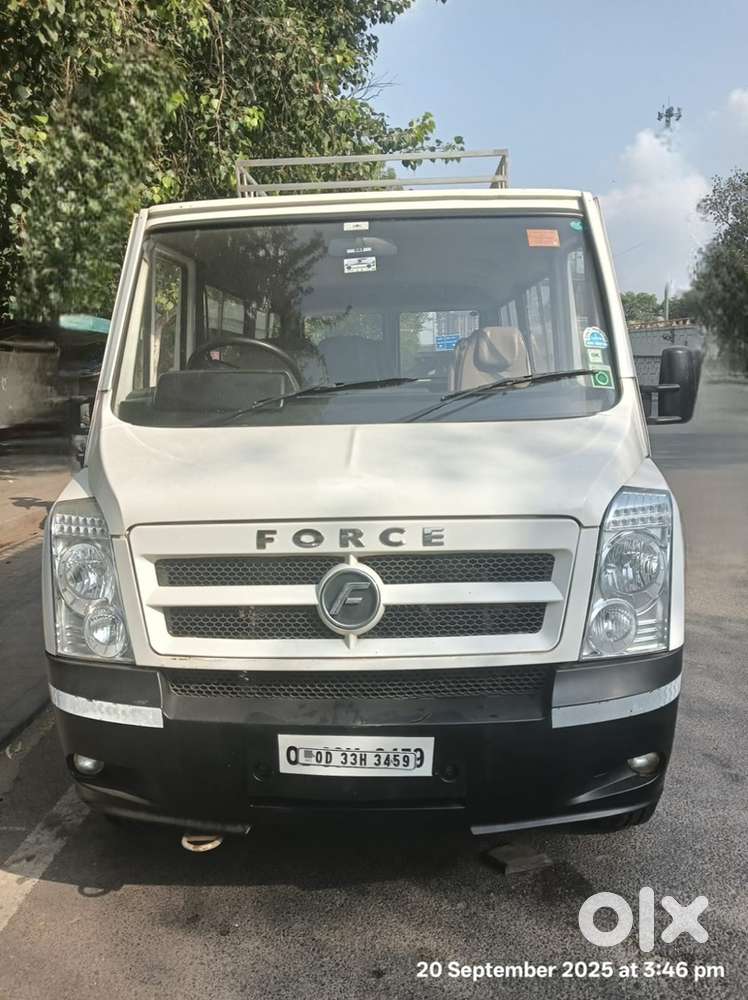 TEMPO TRAVELLER PRIVATE NUMBER  9+1 JUST LIKE NEW