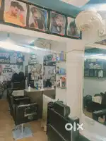 Abhi new h 4 month hue h kholke sb saman pura milega machinen bhi h sb