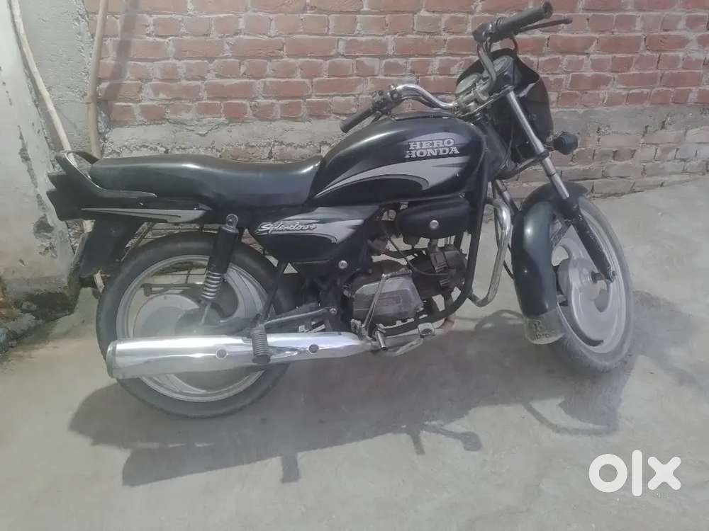 Mast ho rahi hai koi kami nahi h