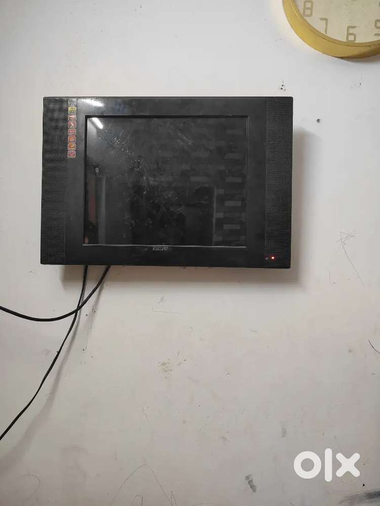 Achi tv hai chal rahi hai