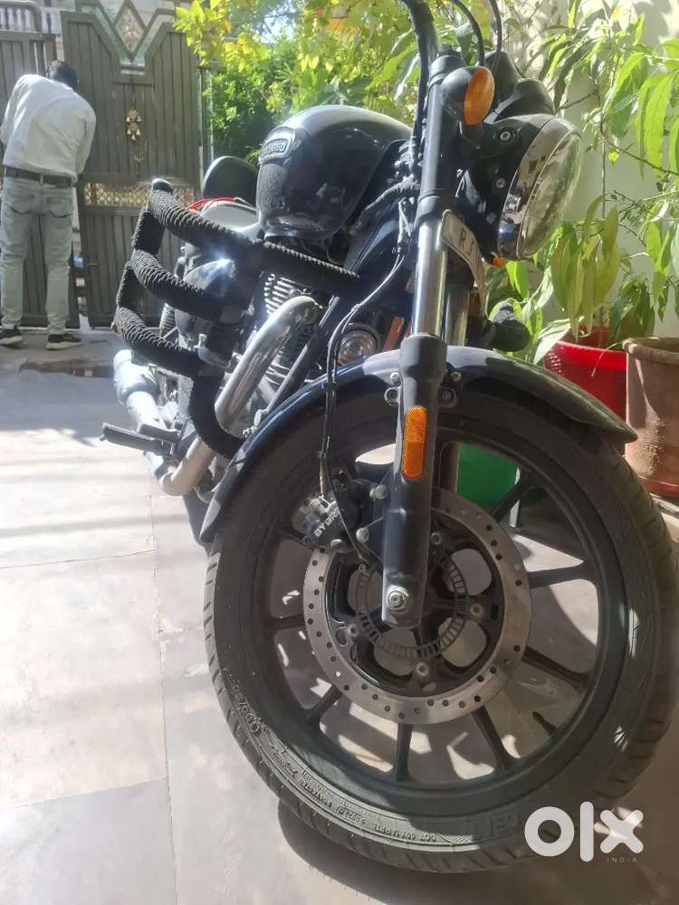 Like new  royal blue color Royal enfield Meteor