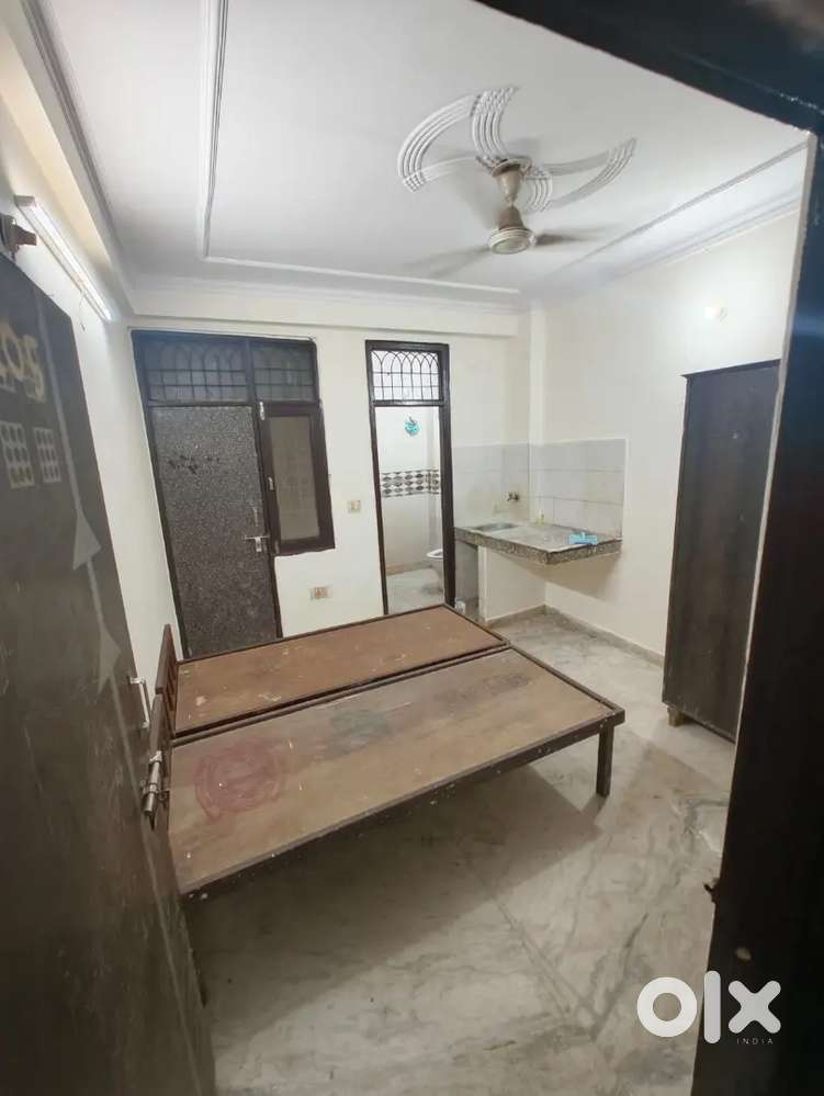 ONE ROOM SET FOR RENT IN B BLOCK