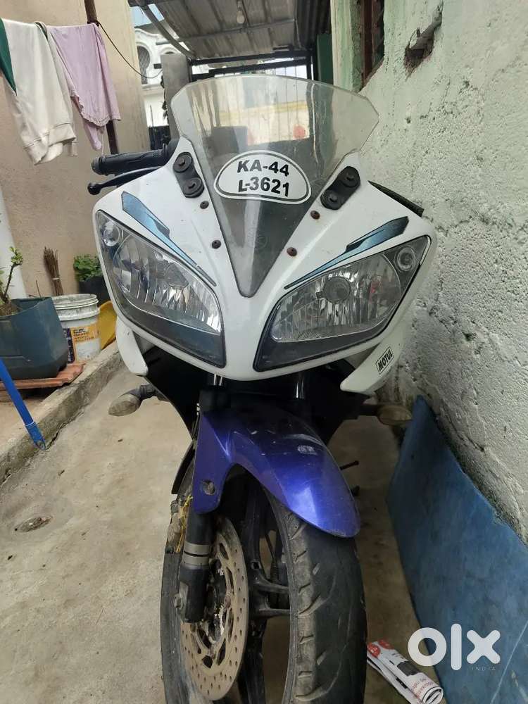 Yamaha R15 V2 Special edition