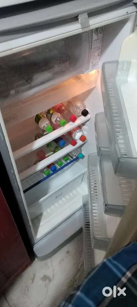 Samsung company single door fridge 200 litter capacity proper working