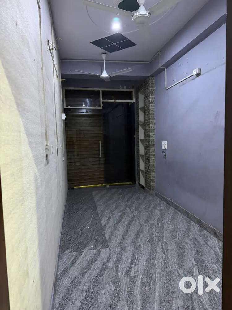 Shop available for Rent with glass doors installed