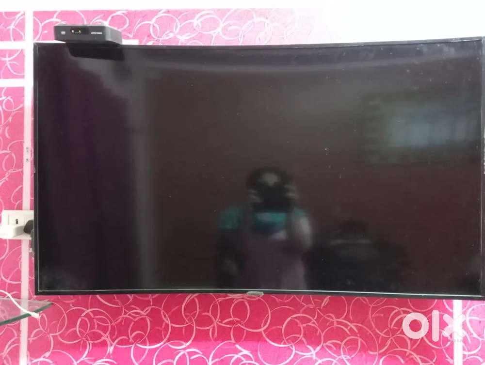 Samsung smart curve t.v