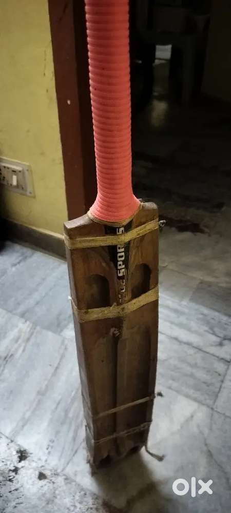 MCC Bat hard tennis bat