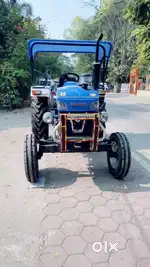 शोरूम 148 घंटे चला 42 HP पावरट्रैक ट्रेक्टर नया कंडीशन इंदौर
