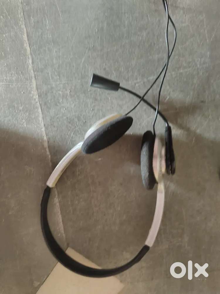 Wired Headset with Mic for PC / Laptop – Good Condition