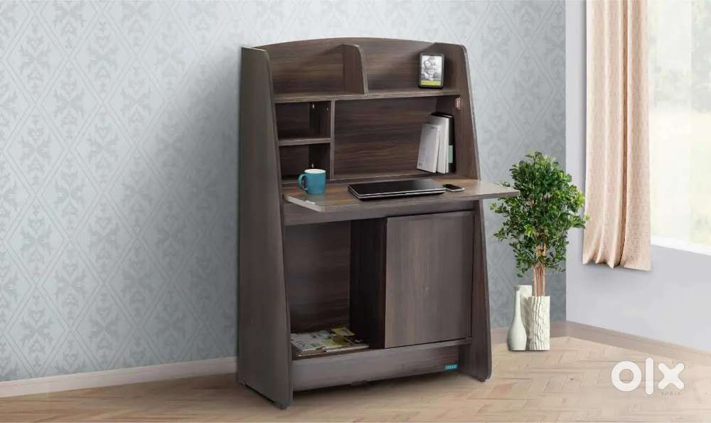 Study table with rack
