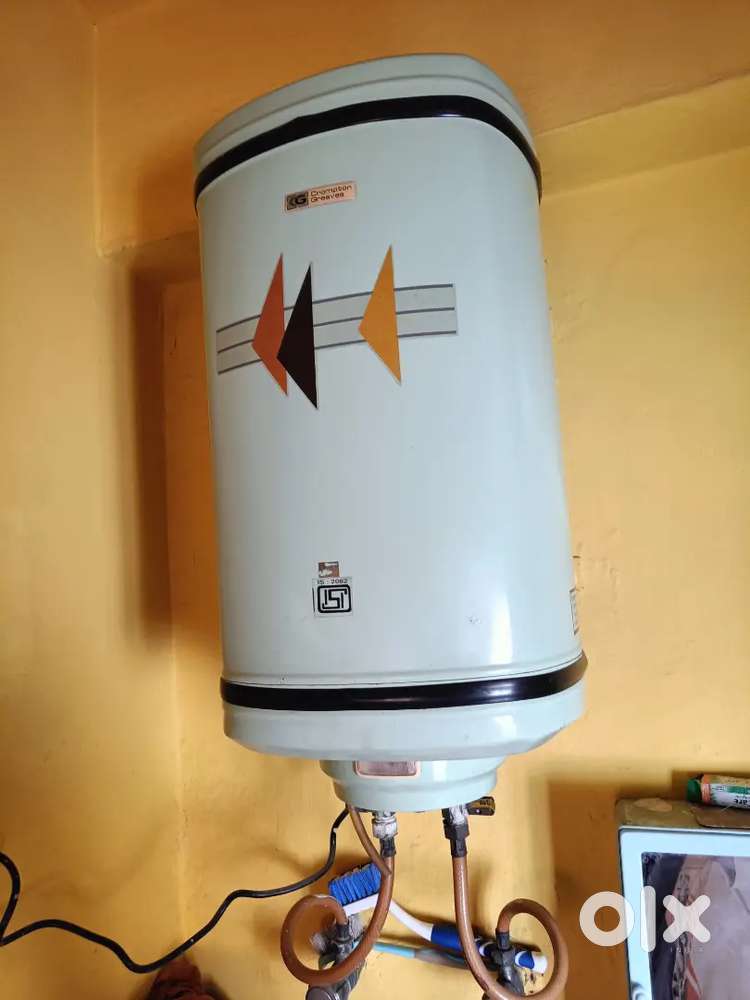 Crompton Greaves 25 Litre Geyser (8 Years Old) – For Sale
