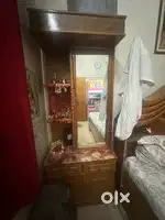 Dressing table