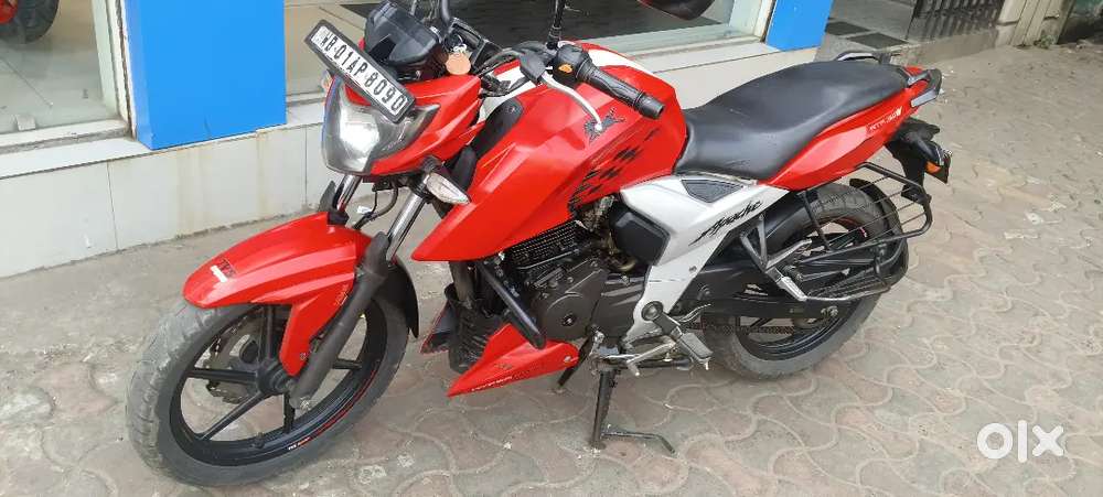 Apache RTR 4V 160 red color