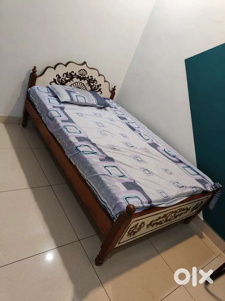 Teakwood Queen Size Bed with Wakefit Ortho Mattress