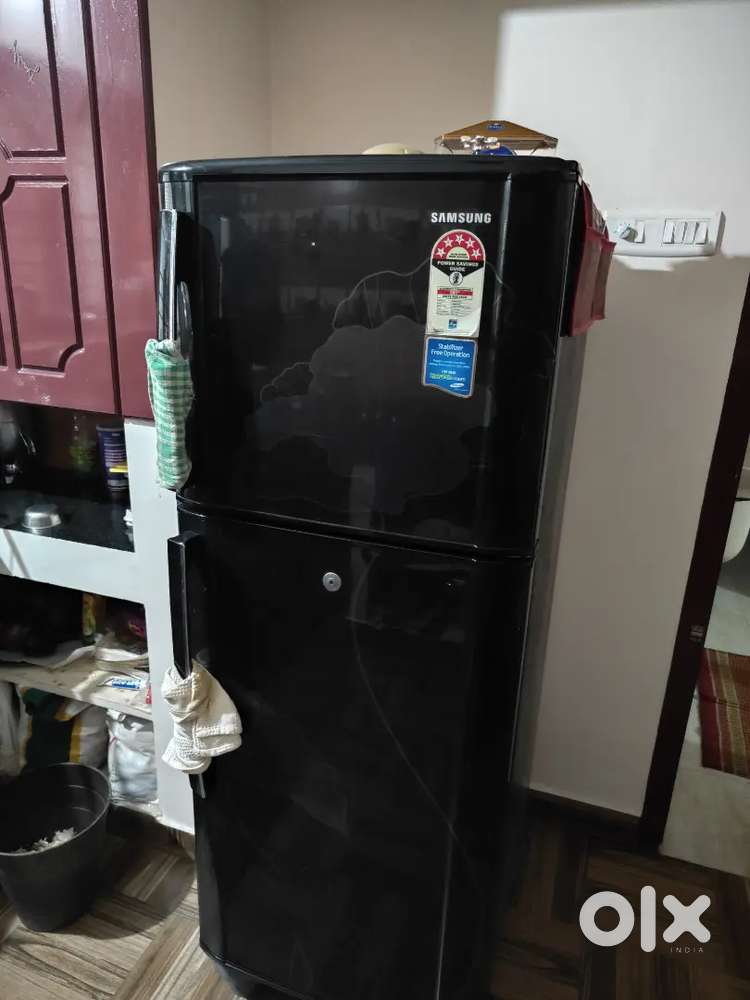 Good condition double door Samsung 230 litre 5 star Fridge