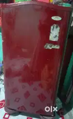 फ्रिज विकणे आहे.