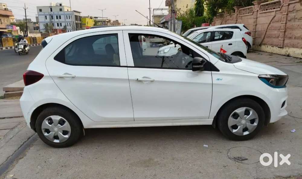 Tata Tiago EV 2025 Electric 14700 Km Driven