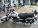 Bajaj Avenger 220 cruise (moon white colour)