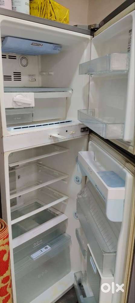 LG 300LITER refrigator