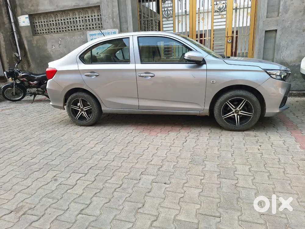 Honda amaze 2019 November month 52000 driven