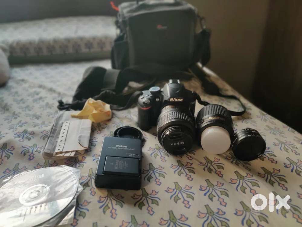 Nikon DSLR D3200 WITH EXTRA LENS