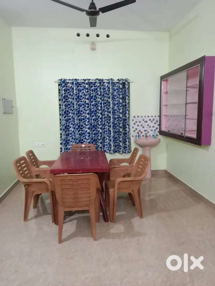 Looking for a female roommate.