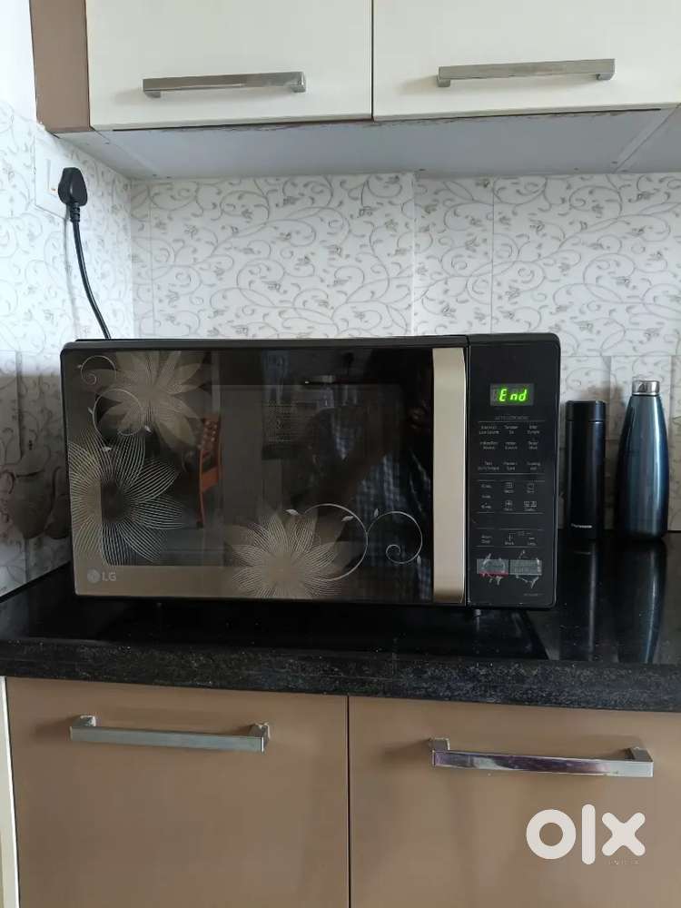 LG Microwave 28  lit