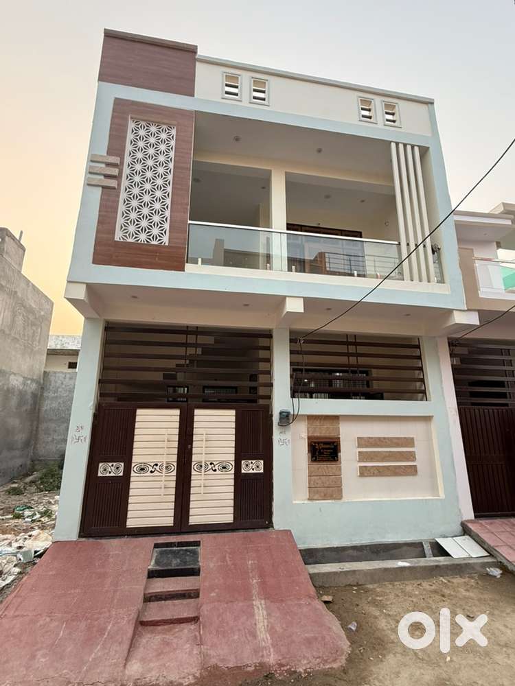 2 bhk House for rent in jankipuram