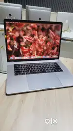 Apple Macbook Pro Core i9 32 GB Ram 512 Gb Storage SSD Neat condition