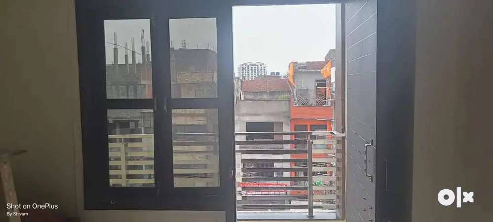 1 Furnished Room available for Male in preoccupied flat on 3rd floor