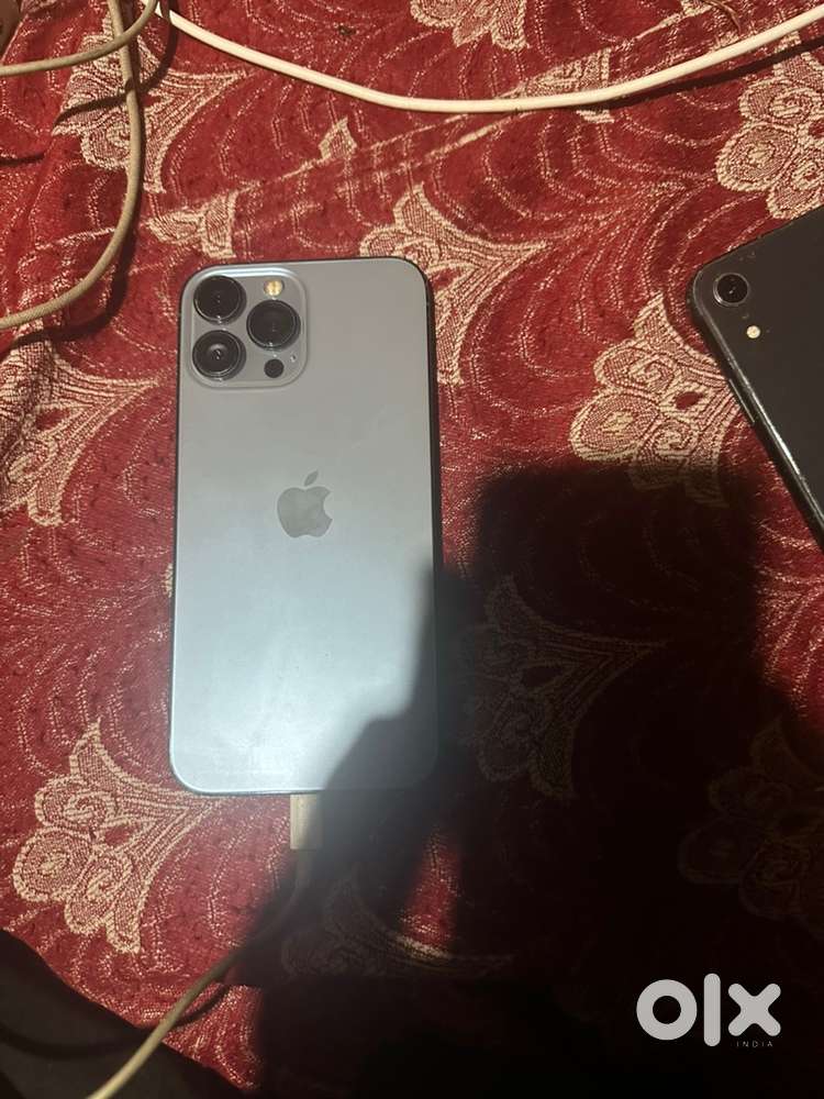 Apple iPhone 13 Pro Max 256 GB (Sierra Blue, 6 GB RAM)