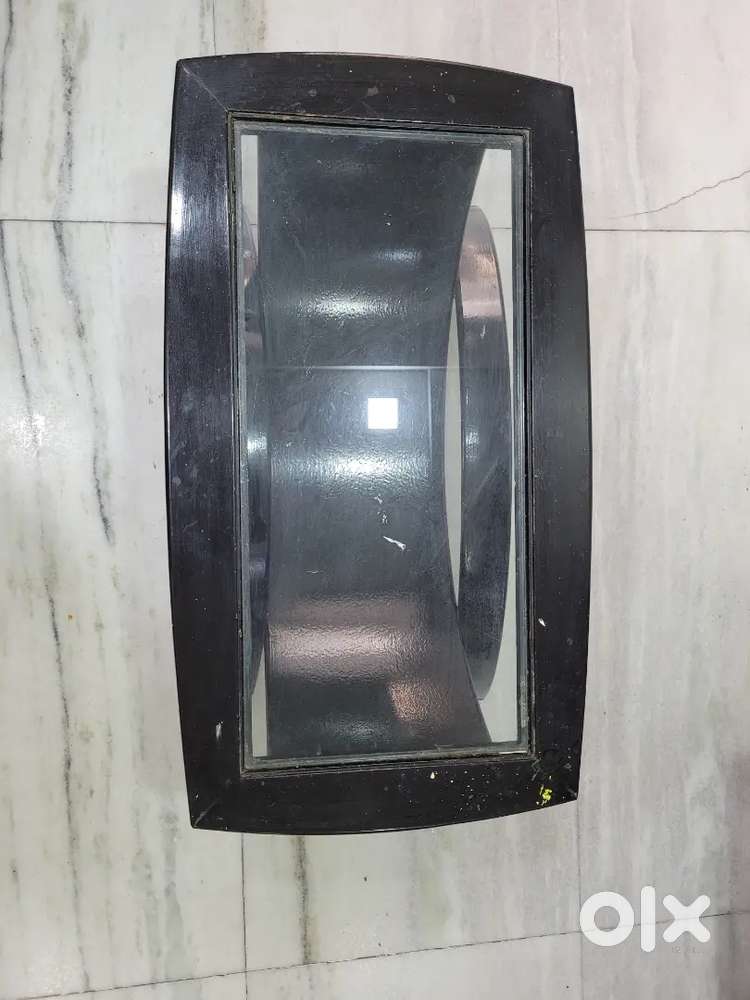 Tipai Table for hall