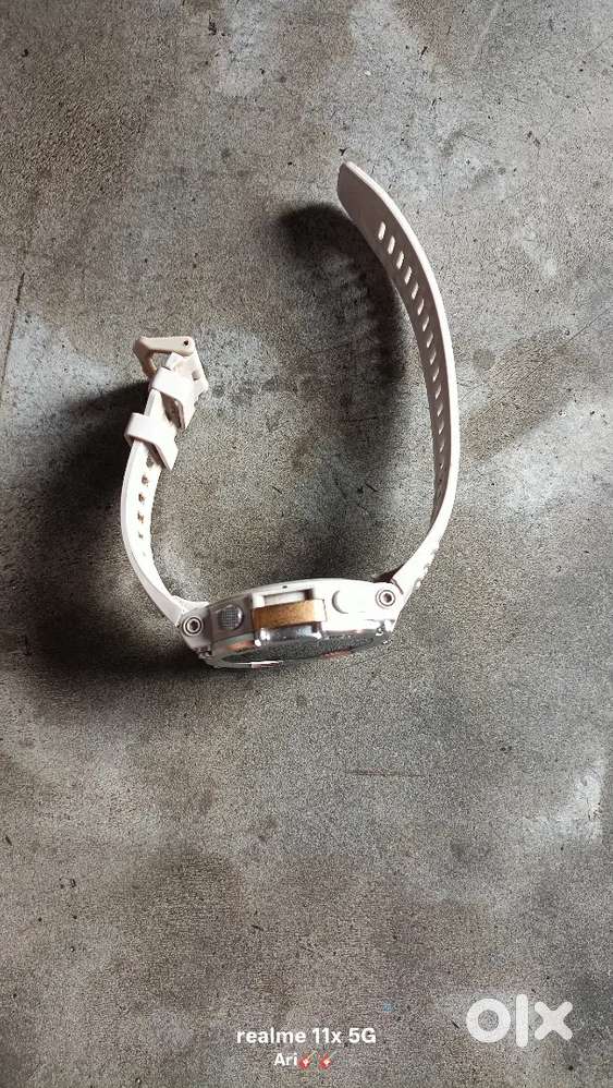 Fireboltt artillery 3 month old new condition with changing cable