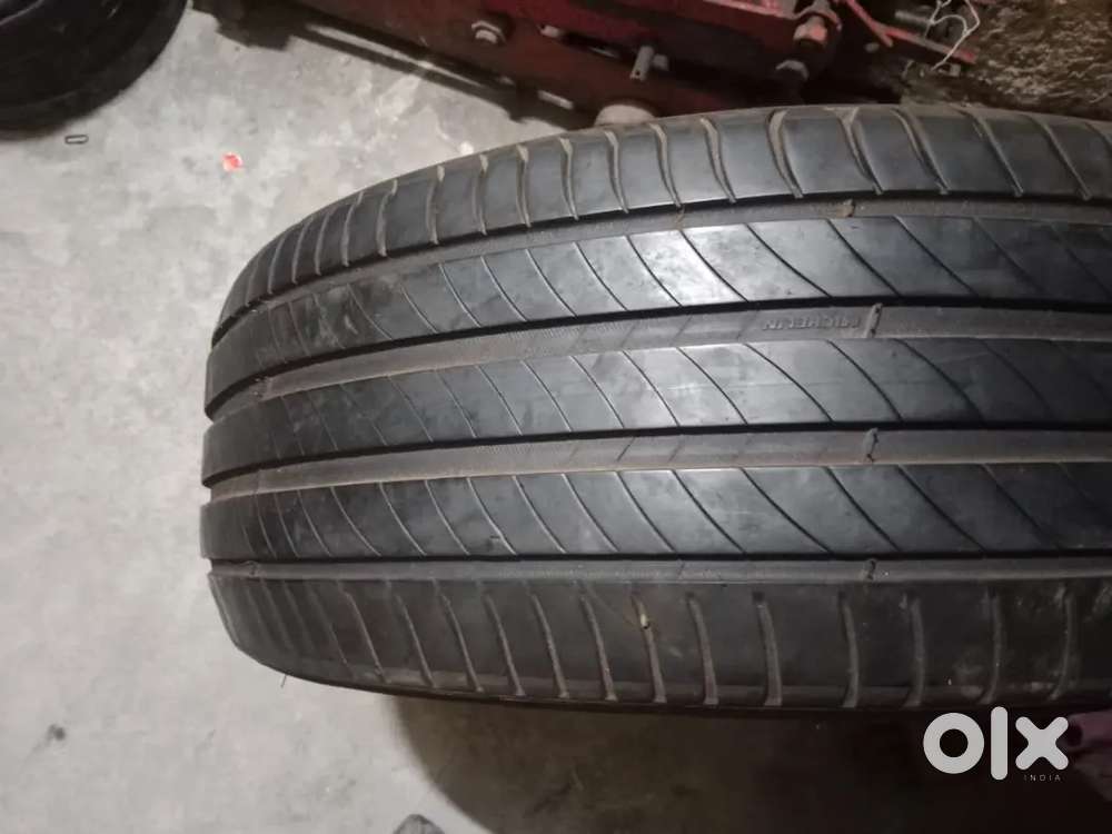 235/50/R18 michlin  tyre