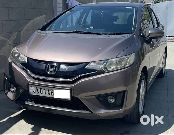 Honda Jazz 2016 Petrol Well Maintained and less driven.